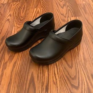 Women’s Dansko Black professional